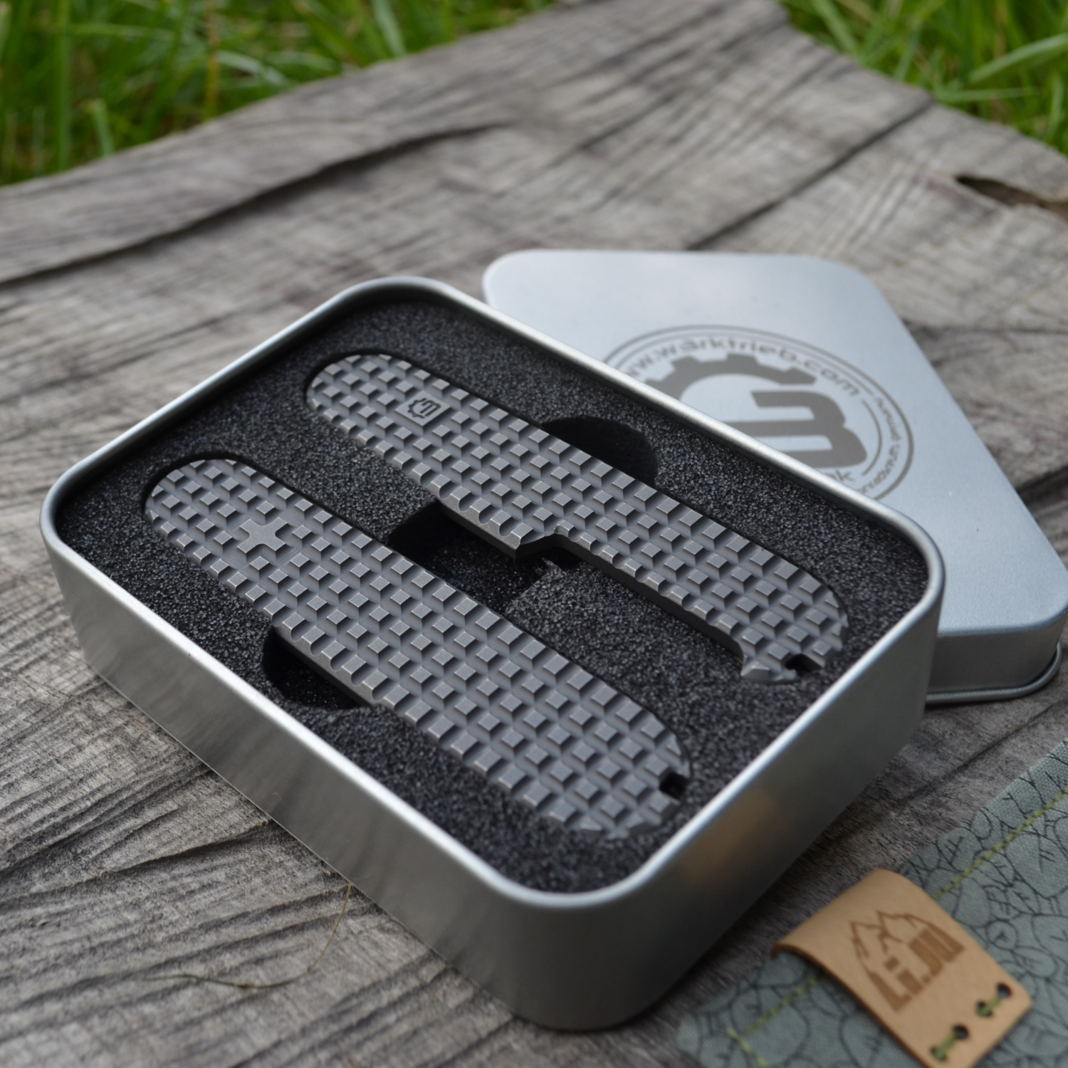 TITAN - HARDFRAGGED used wash - extrem griffig - ti - Griffschalen oder montiertes Taschenmesser - Titan Grade 5  (Ti 6AI 4V) - 91mm